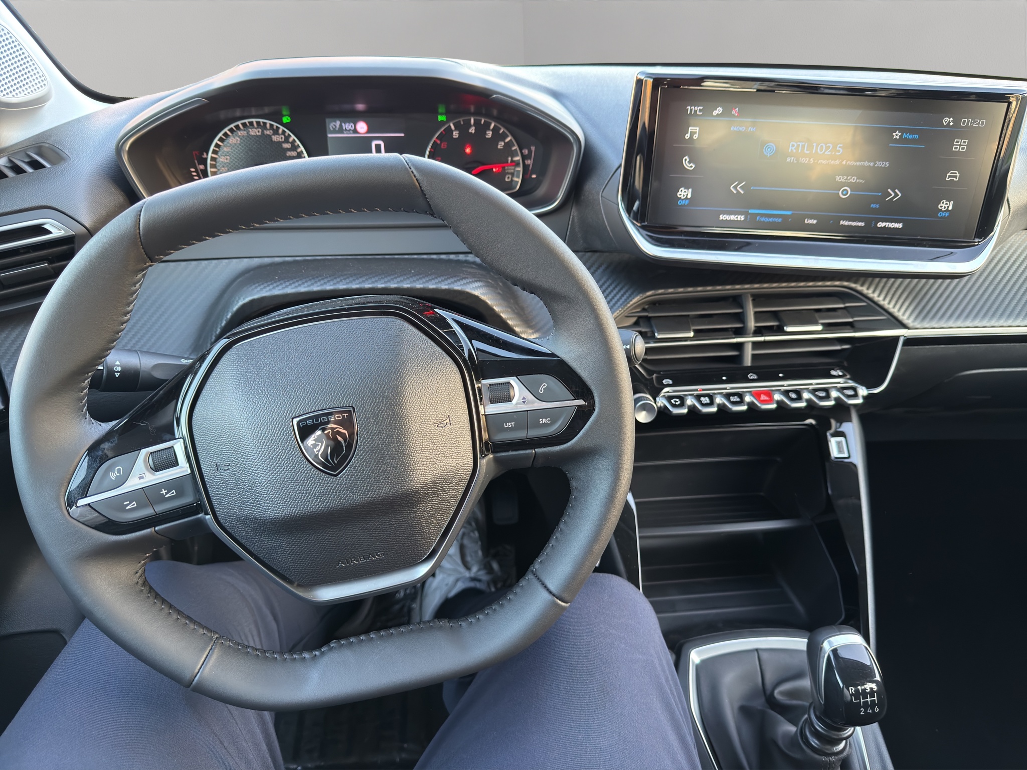 VR3UPHNESS50104UE_10