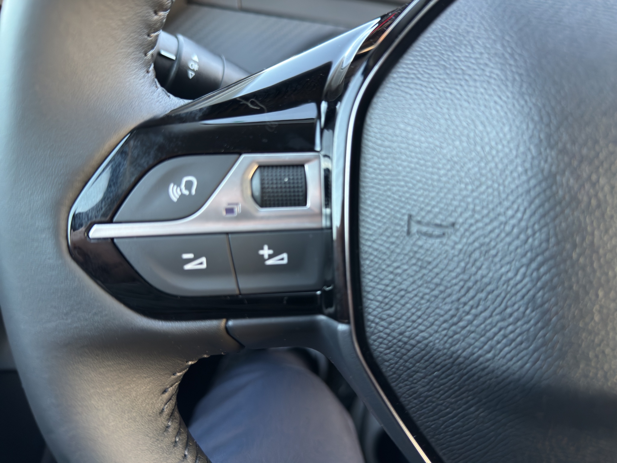 VR3UPHNESS50104UE_12