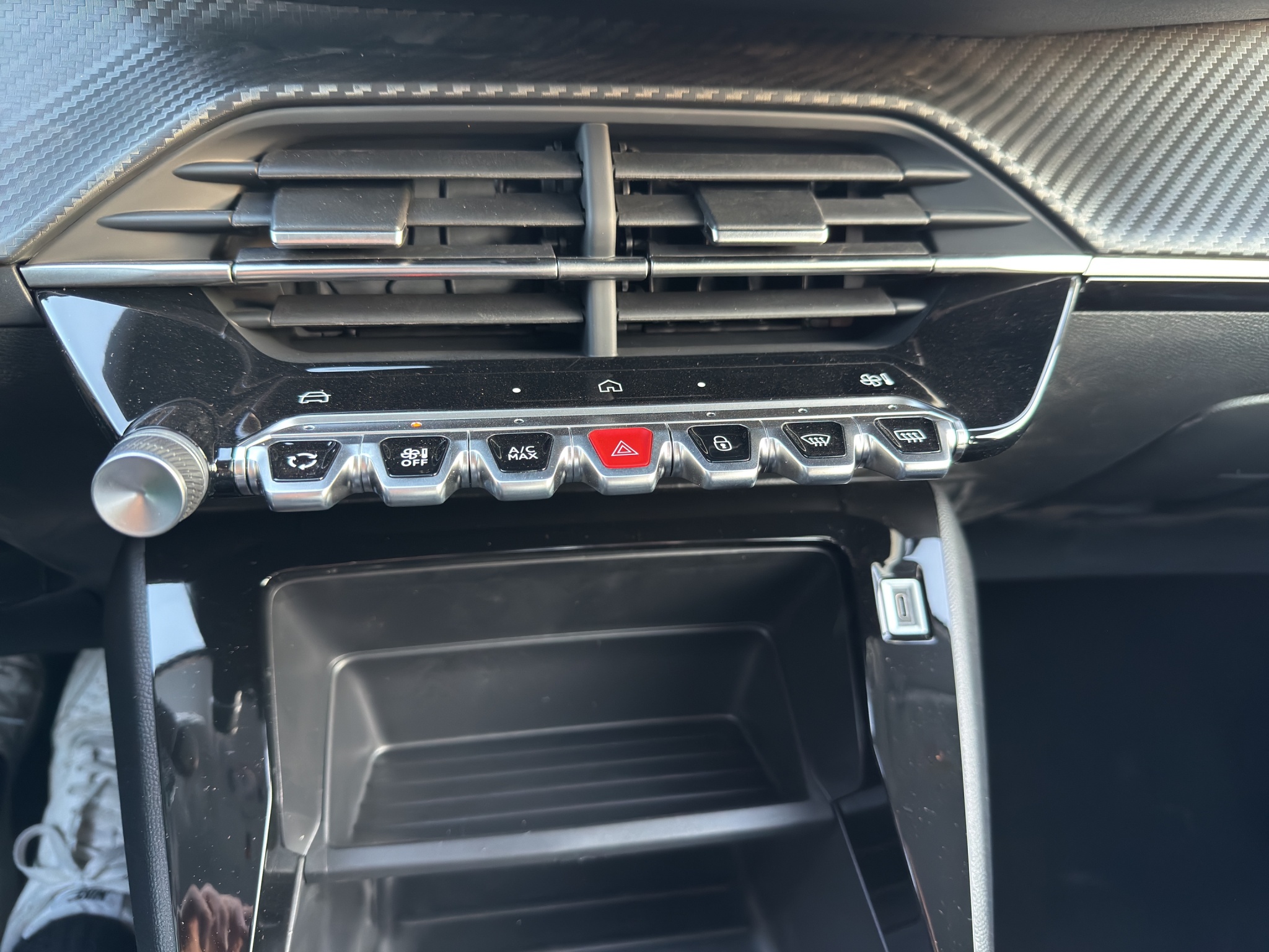 VR3UPHNESS50104UE_15