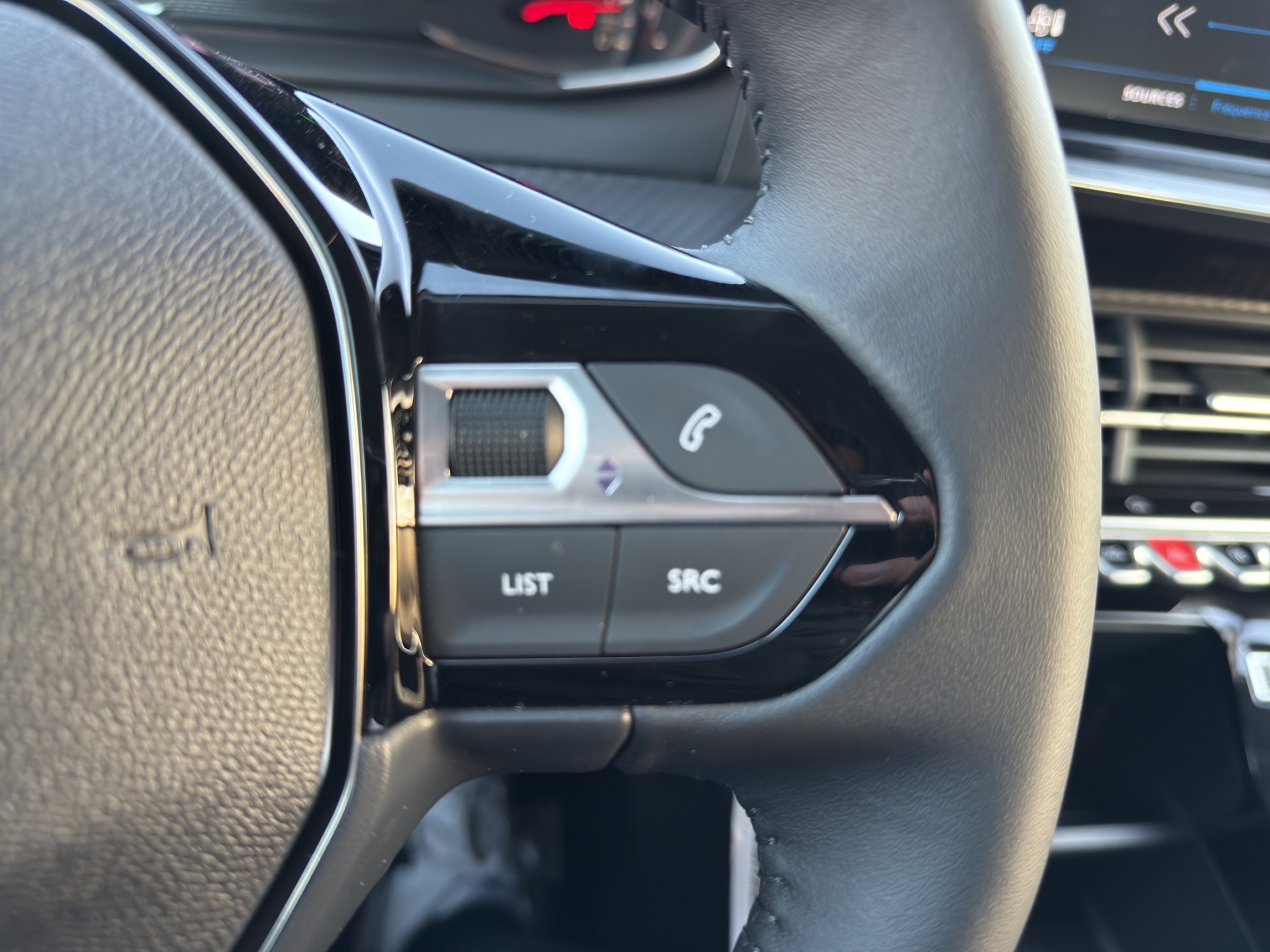 VR3UPHNESS50104UE_21