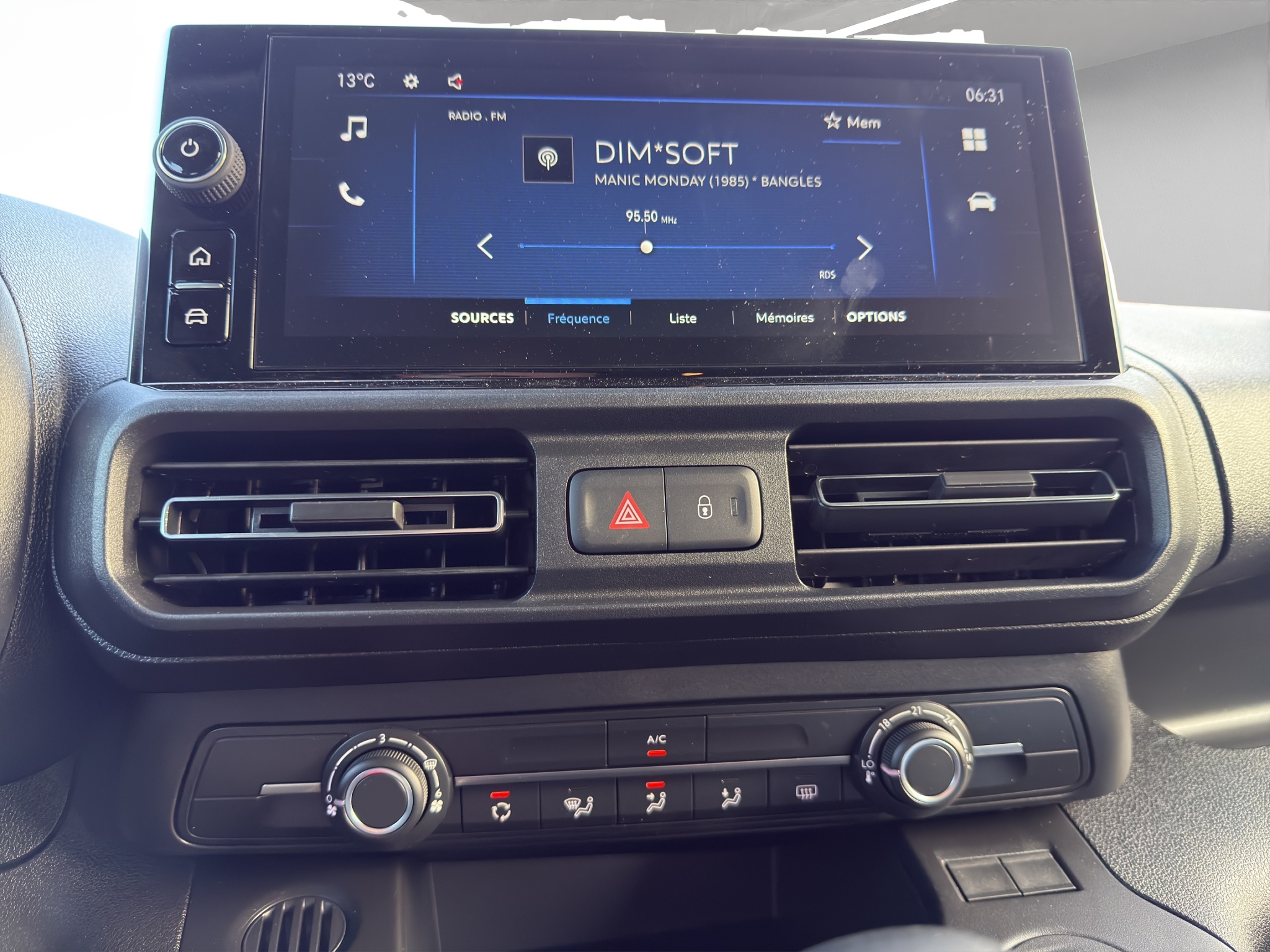 W0VEDYHT9SJ749244_16