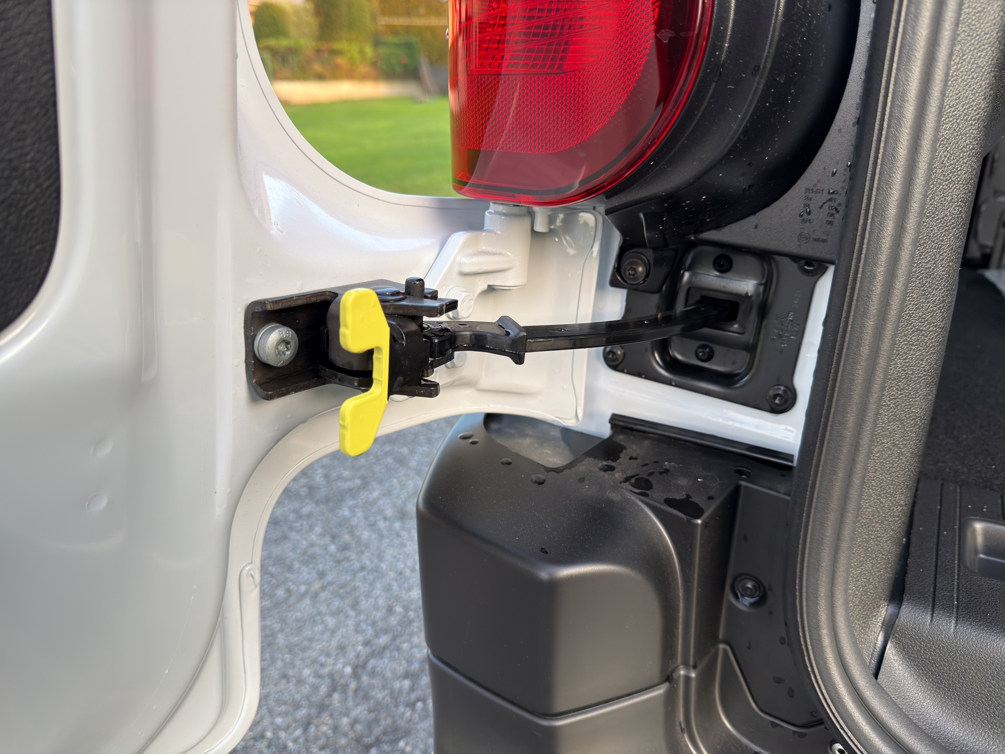 W0VEDYHT9SJ749244_21