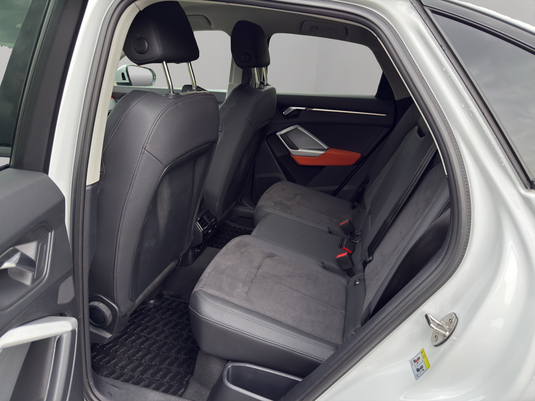 WAUZZZF39P1151990_13