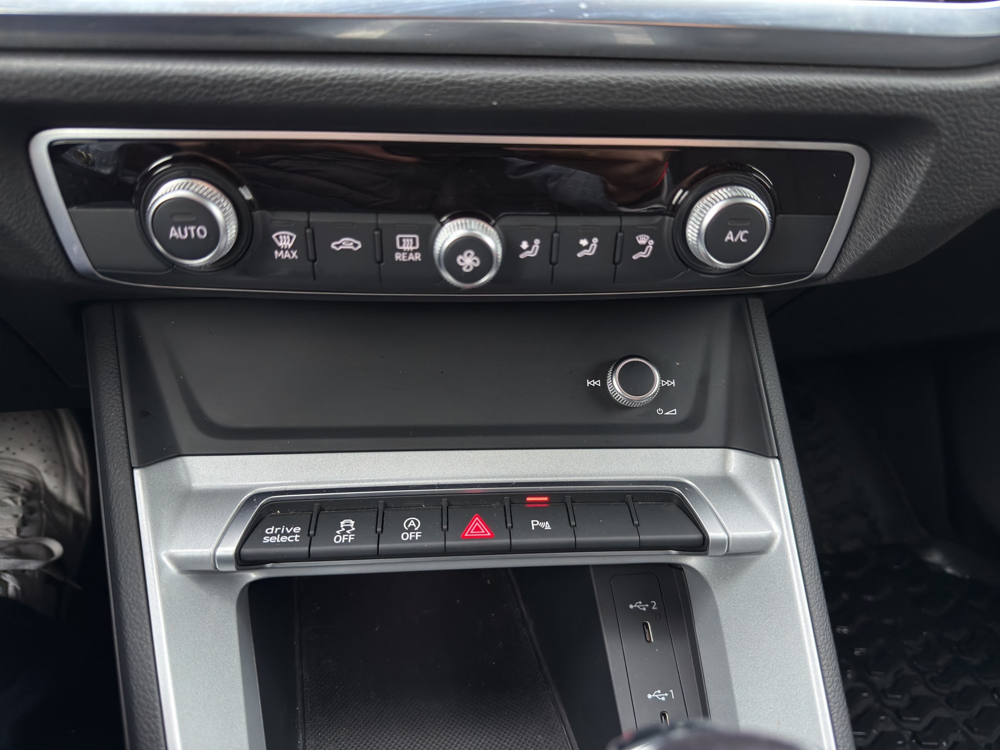 WAUZZZF39P1151990_16