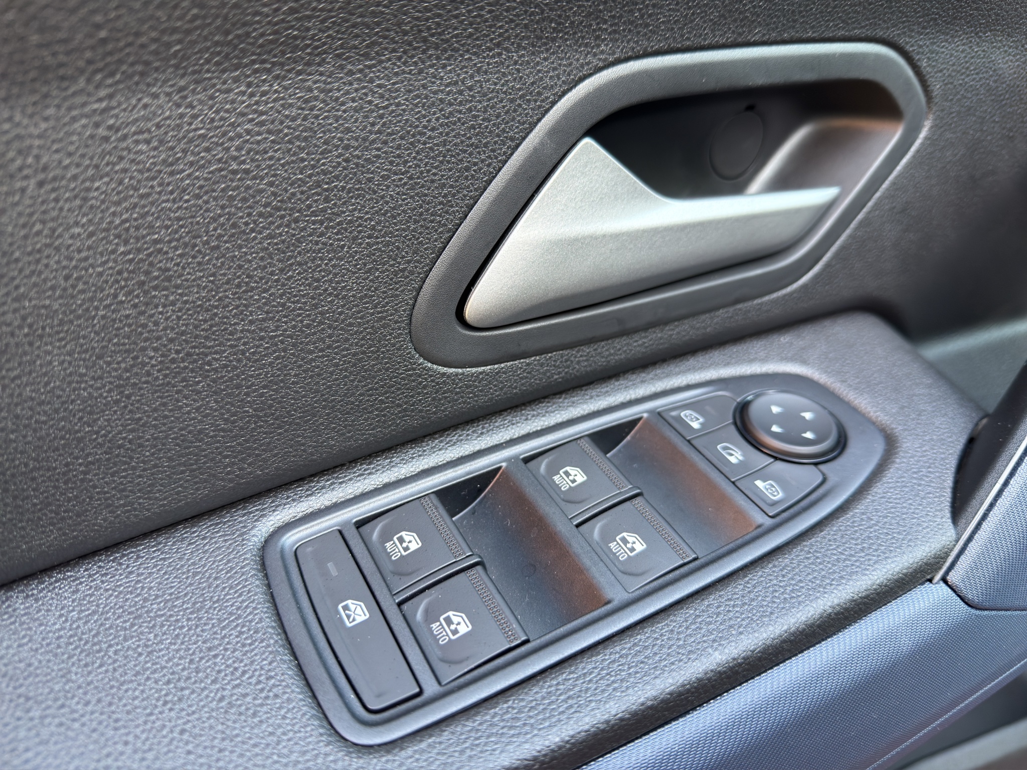 UU1DJF01275126284_12