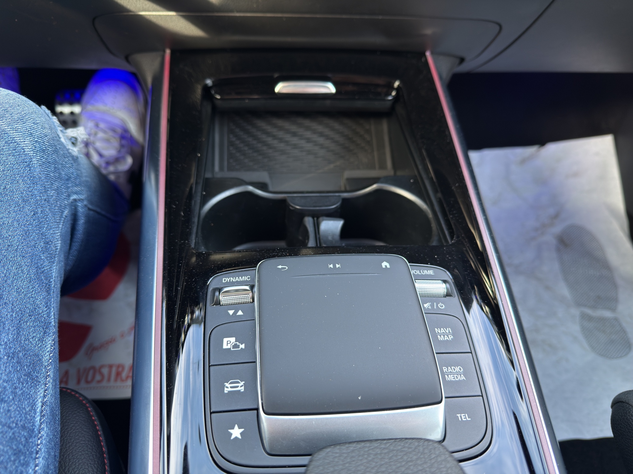 W1N2477541J911390_17