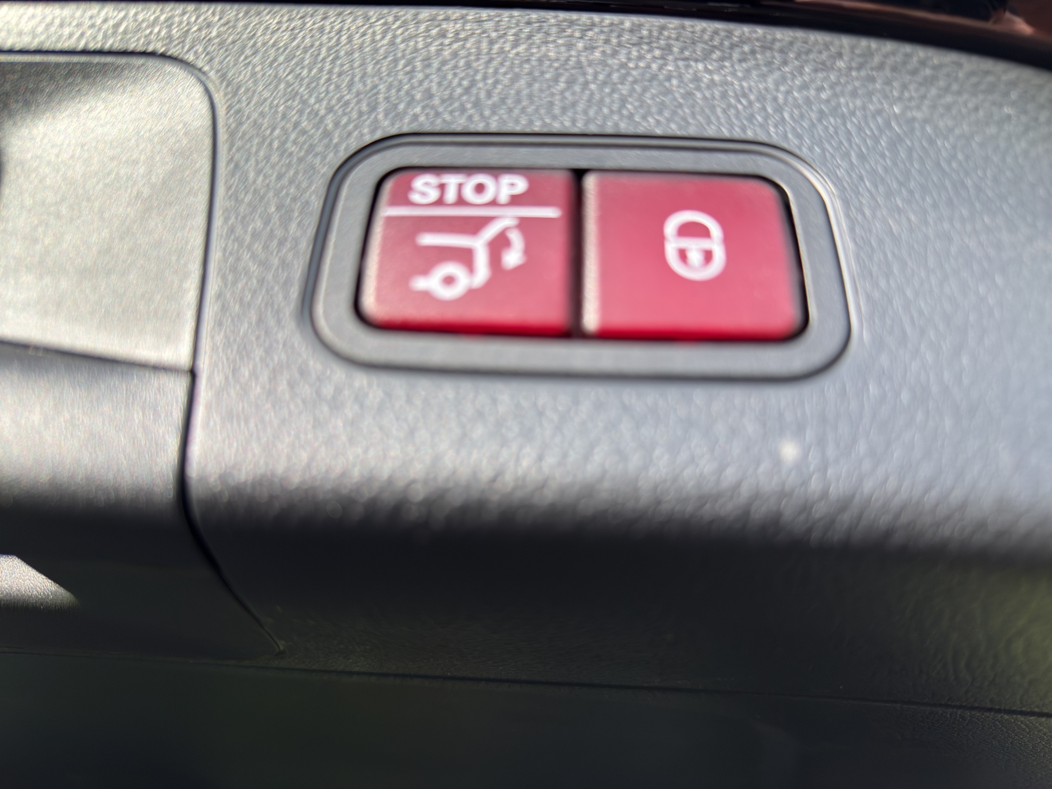 W1N2477541J911390_21