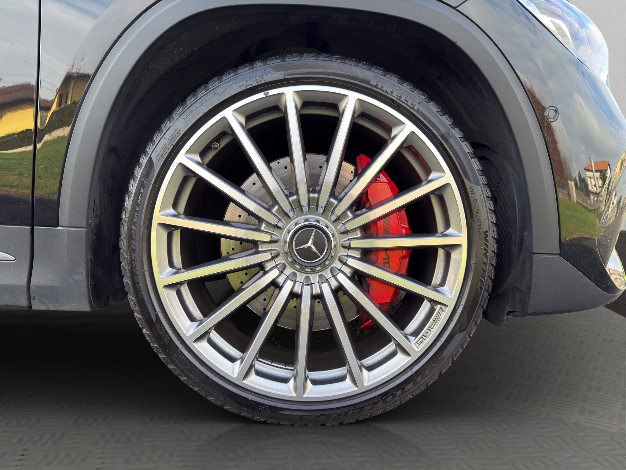 W1N2477541J911390_22