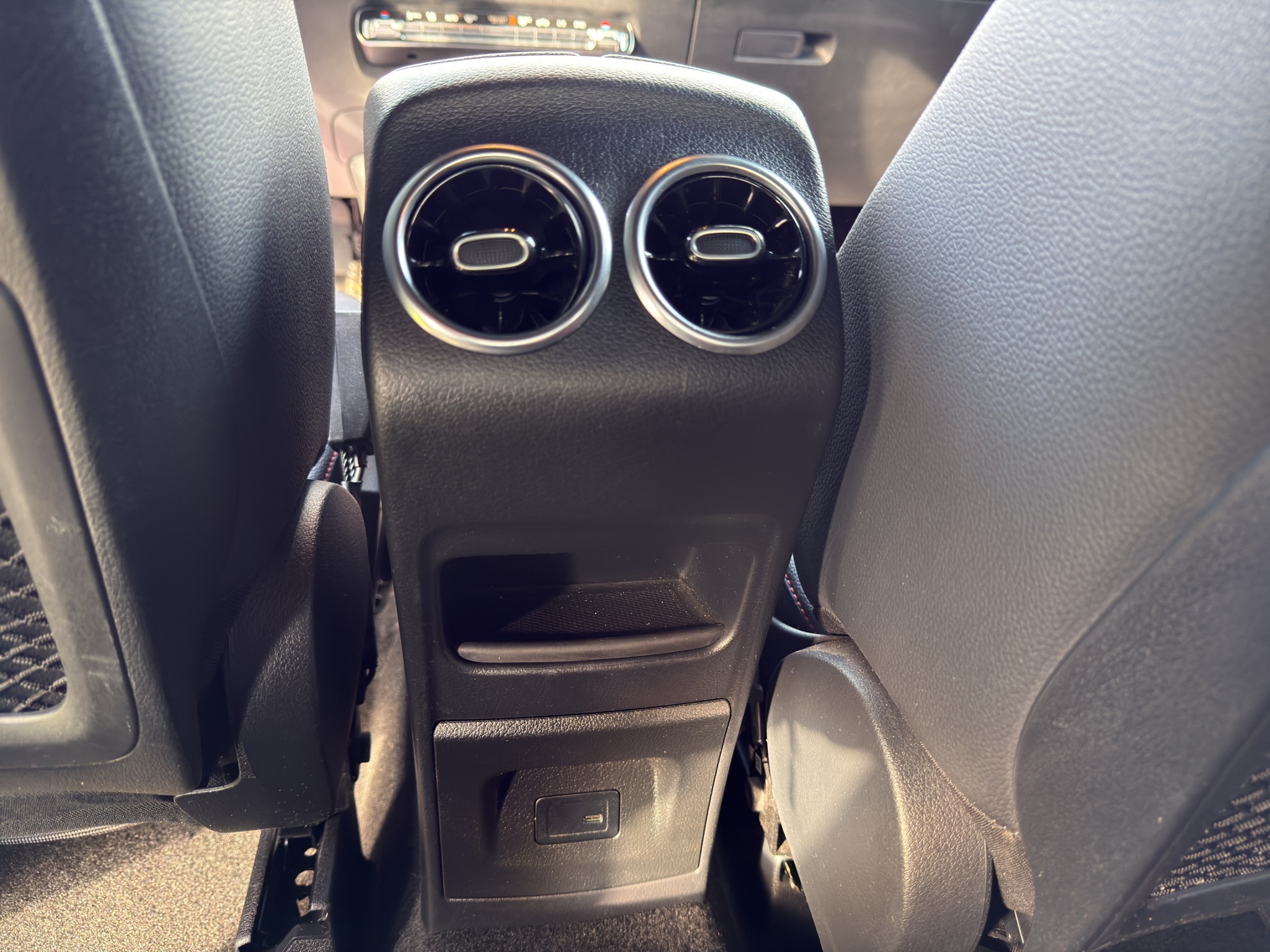 W1N2477541J911390_25