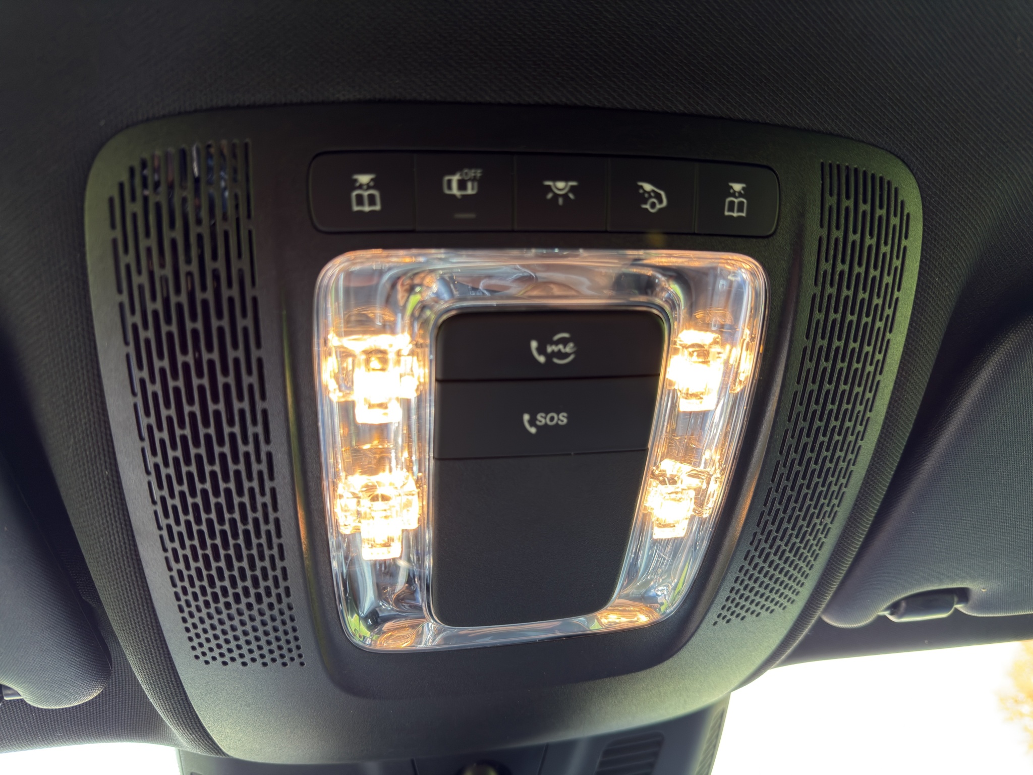 W1N2477541J911390_26