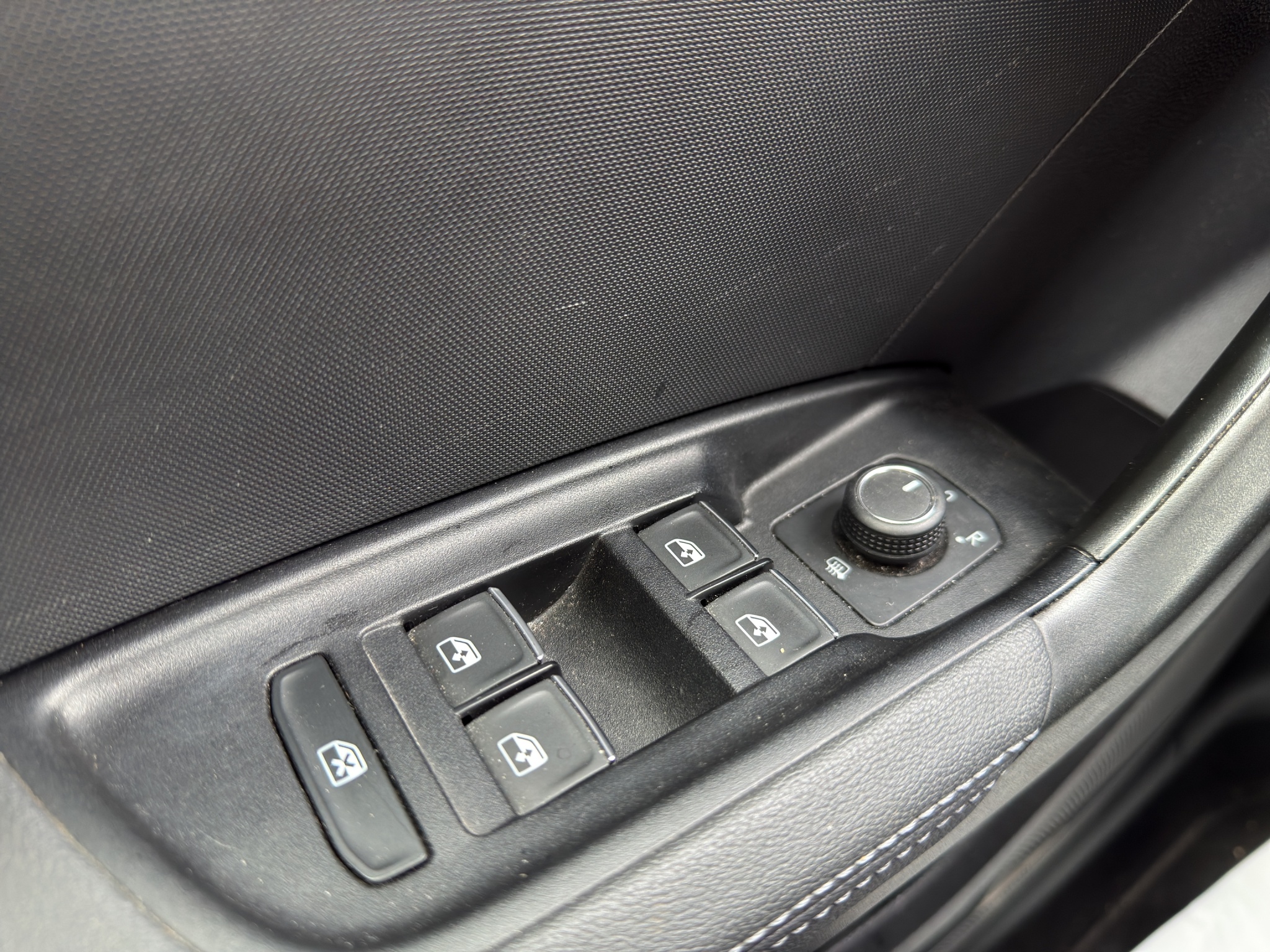 WAUZZZGB4RR0S4970_12