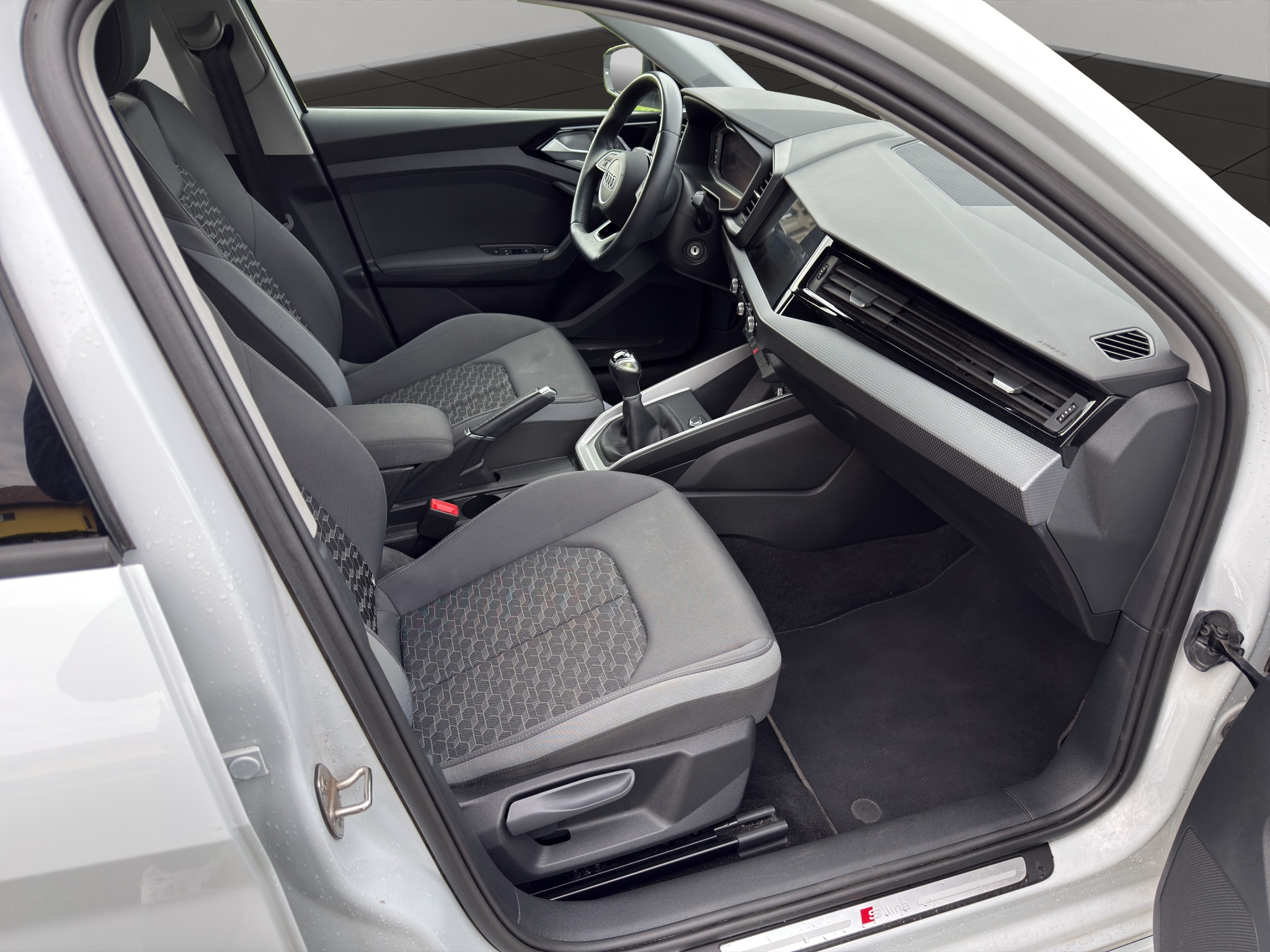 WAUZZZGB4RR0S4970_18