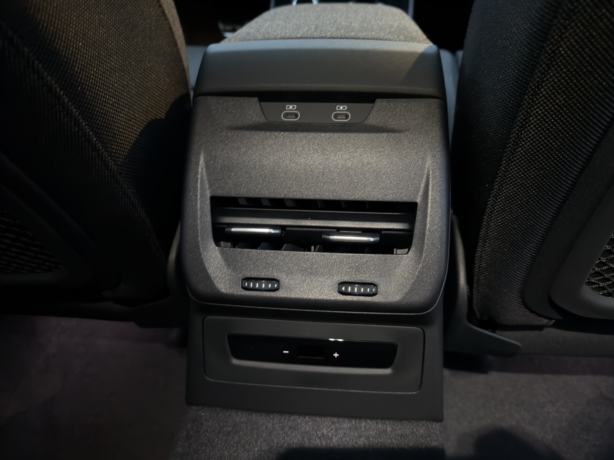 WAUZZZFU2SN091304_17