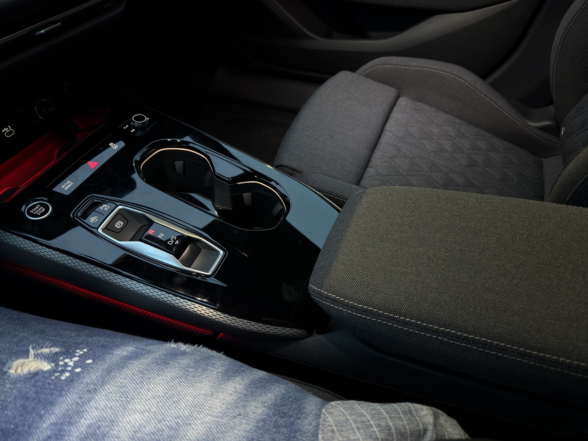 WAUZZZFU2SN091304_24