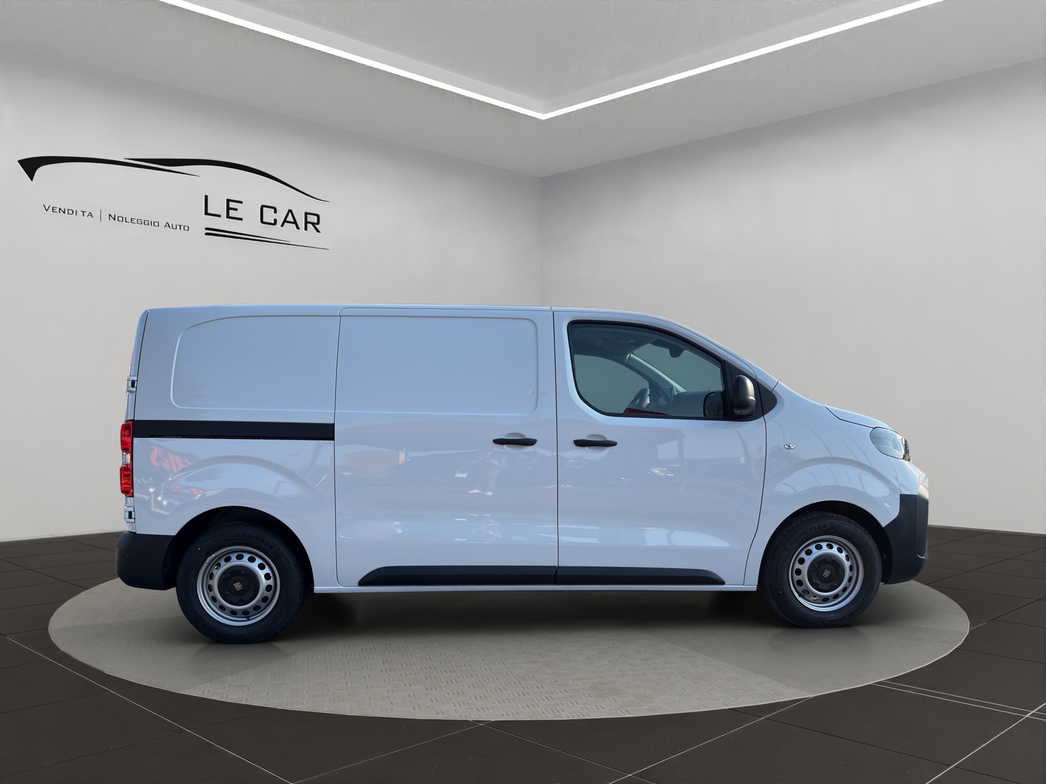 VXFVJYHVZTU370053_07