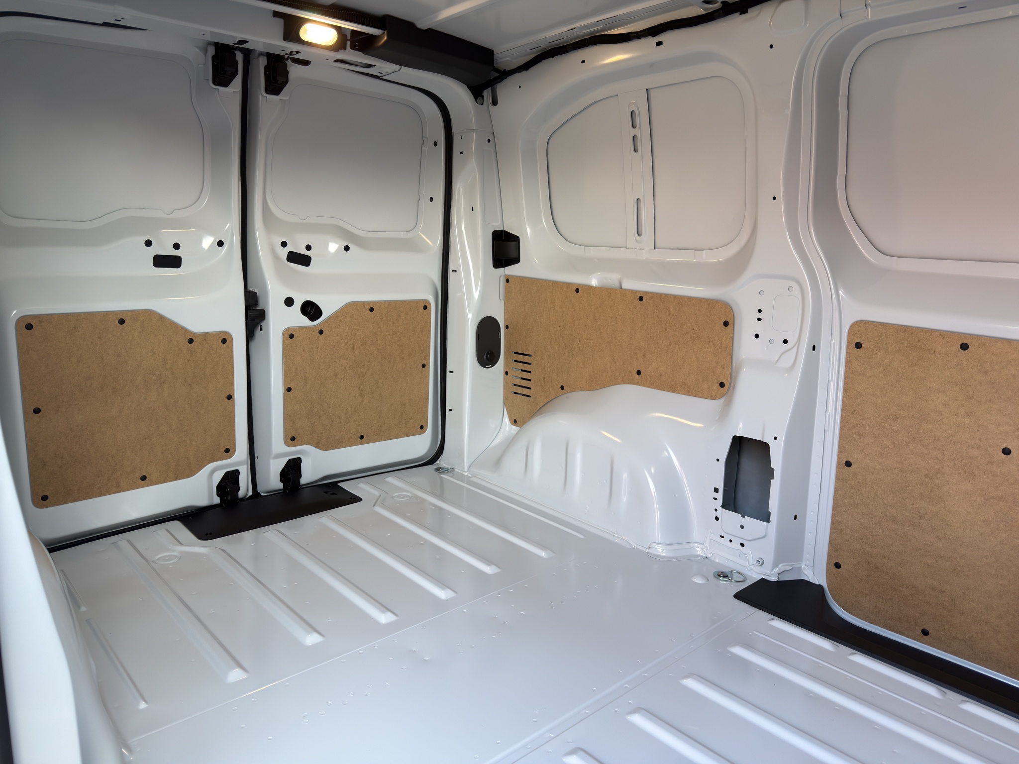 VXFVJYHVZTU370053_13