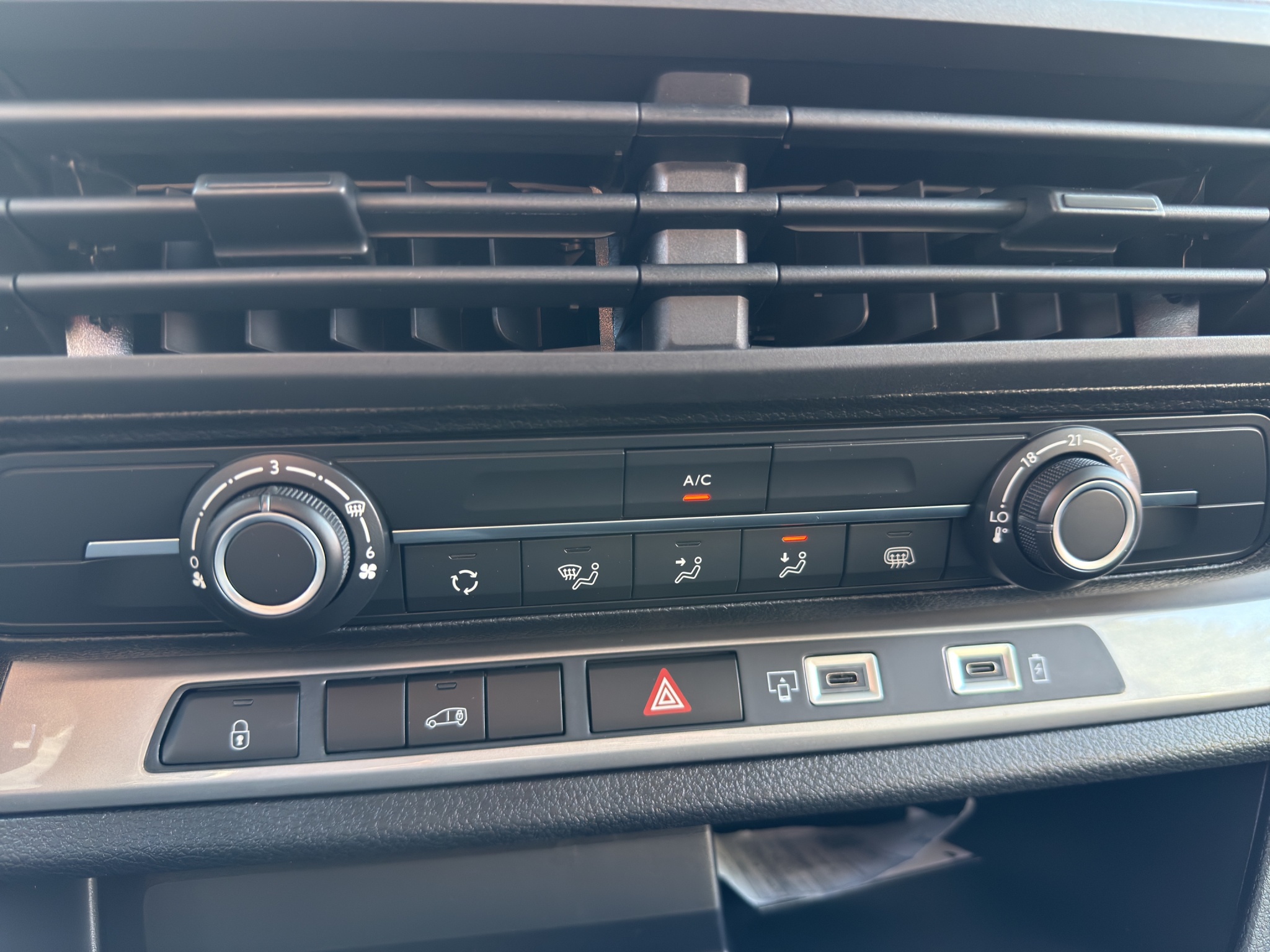 VXFVJYHVZTU370053_16