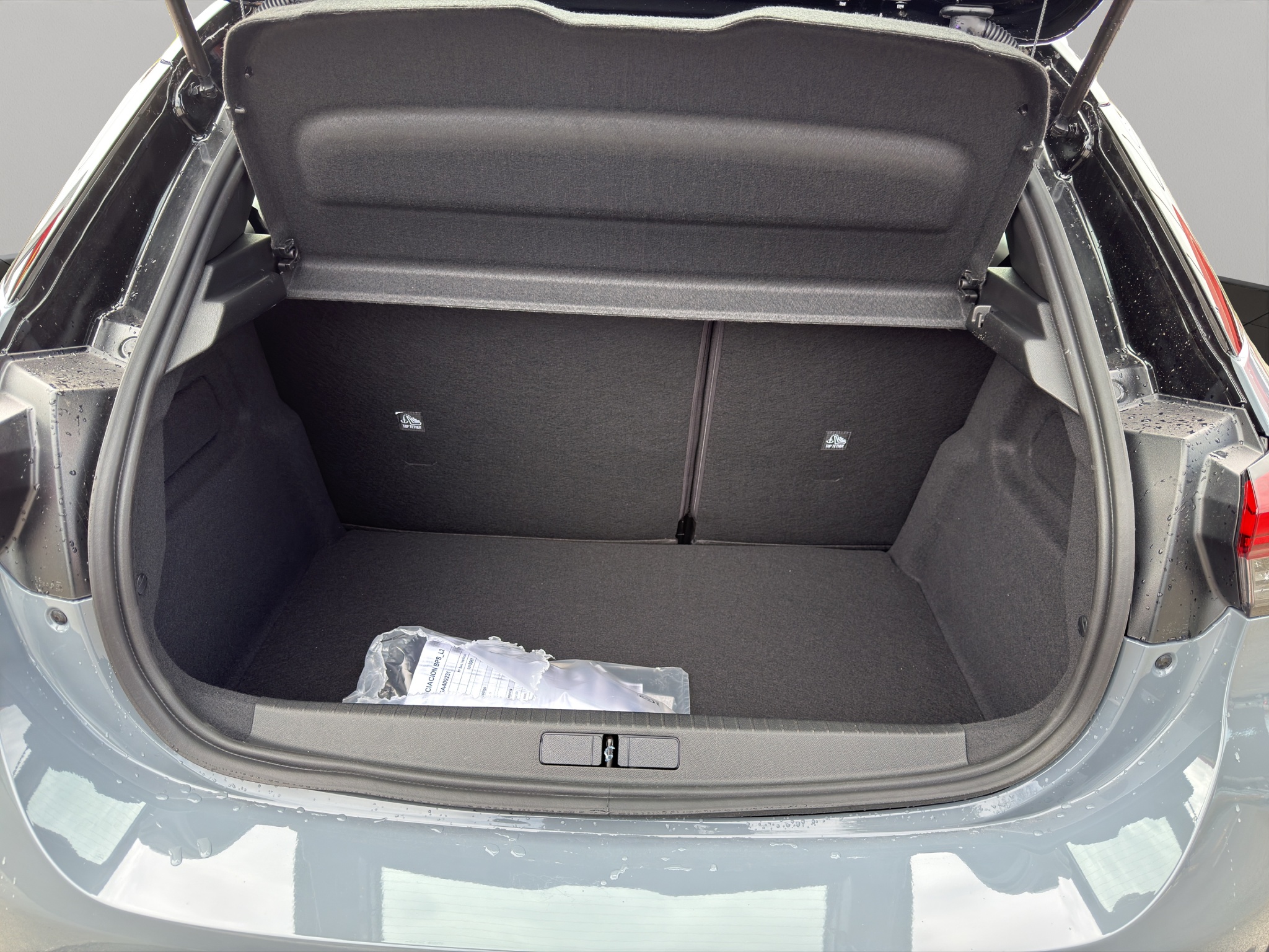 VAKUPHPVXT4037287_20